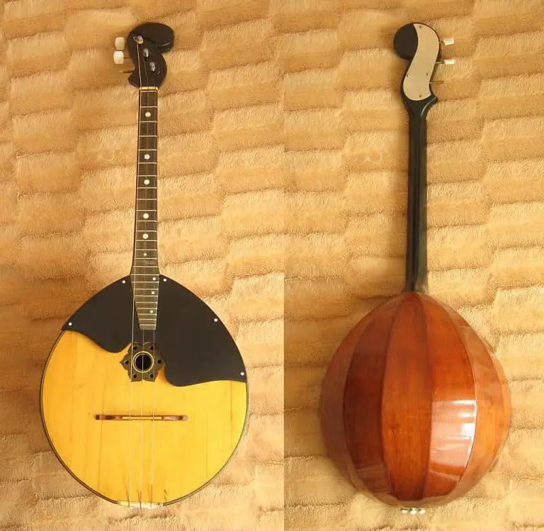 The Domra Instrument: What It Is & How It Sounds – Fret Expert