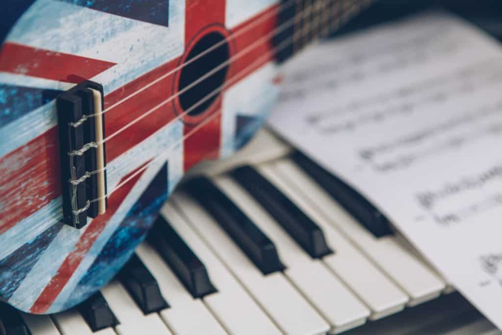 ukulele on piano