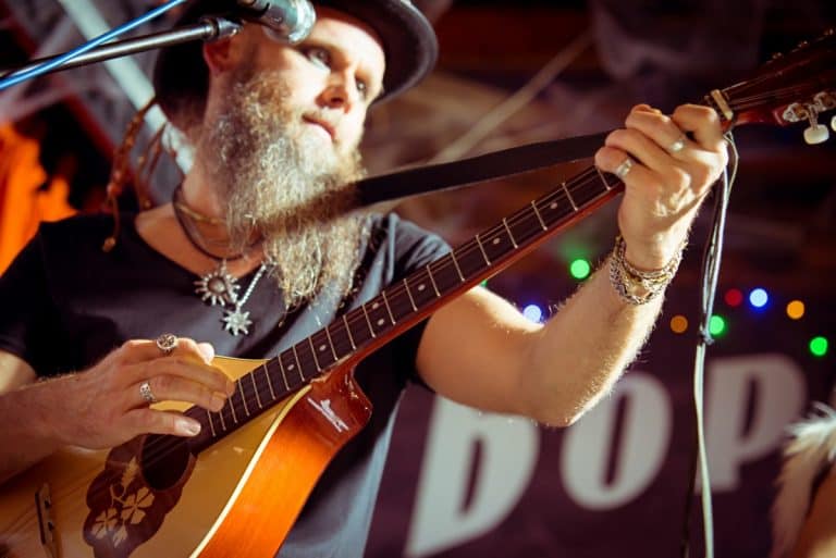 How to Tune an Irish Bouzouki Full Tuning Guide Fret Expert