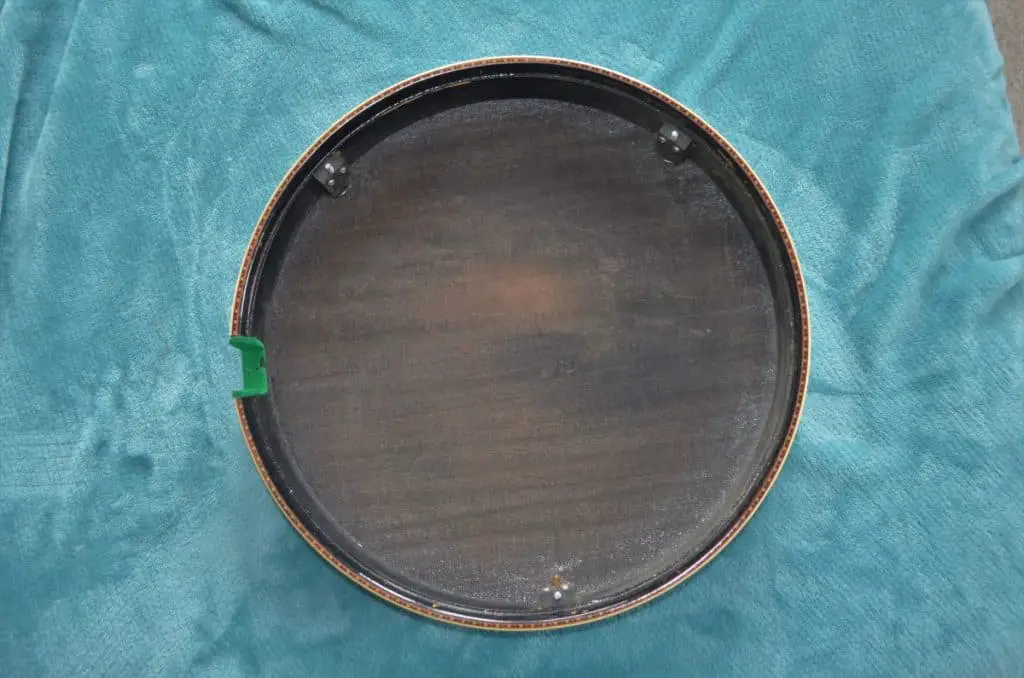 an open banjo